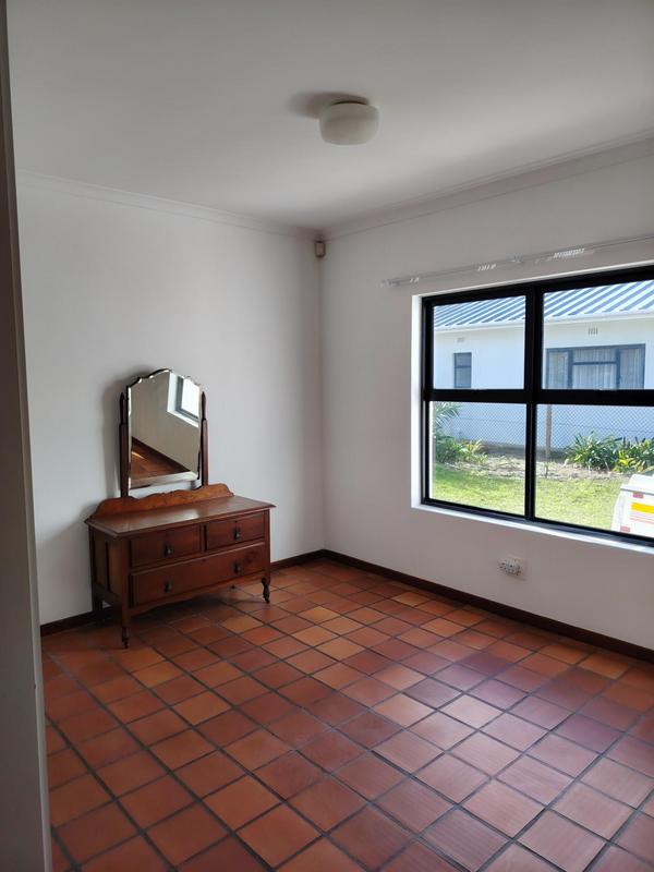 To Let 4 Bedroom Property for Rent in Onrus Western Cape
